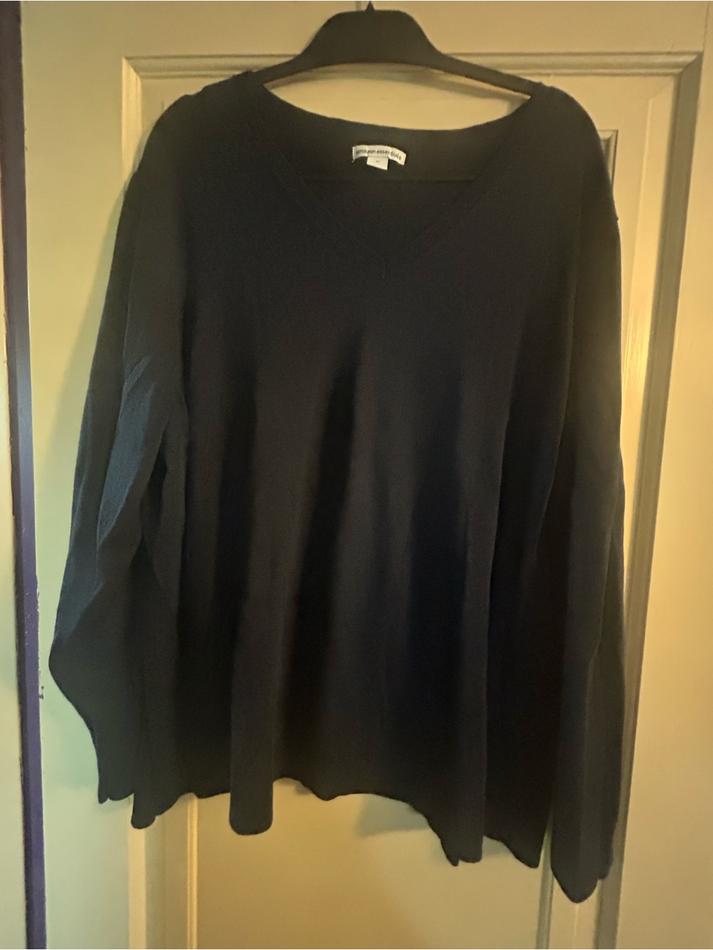 Amazon Essentials Navy lightweight V-Neck Knit Pullover 4x